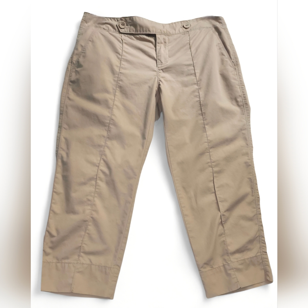 The LOFT Ann Taylor LOFT Capri pants Khaki color  Women's size 4.  GREAT cond.